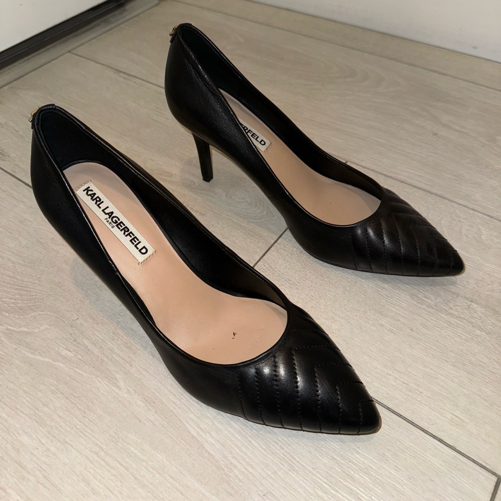 Karl Lagerfeld black pumps
